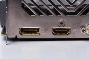 Puerto DisplayPort y puerto HDMI